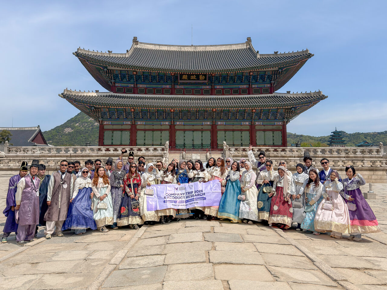 Foto grup Finally Found You di Korea Selatan · Musim Semi