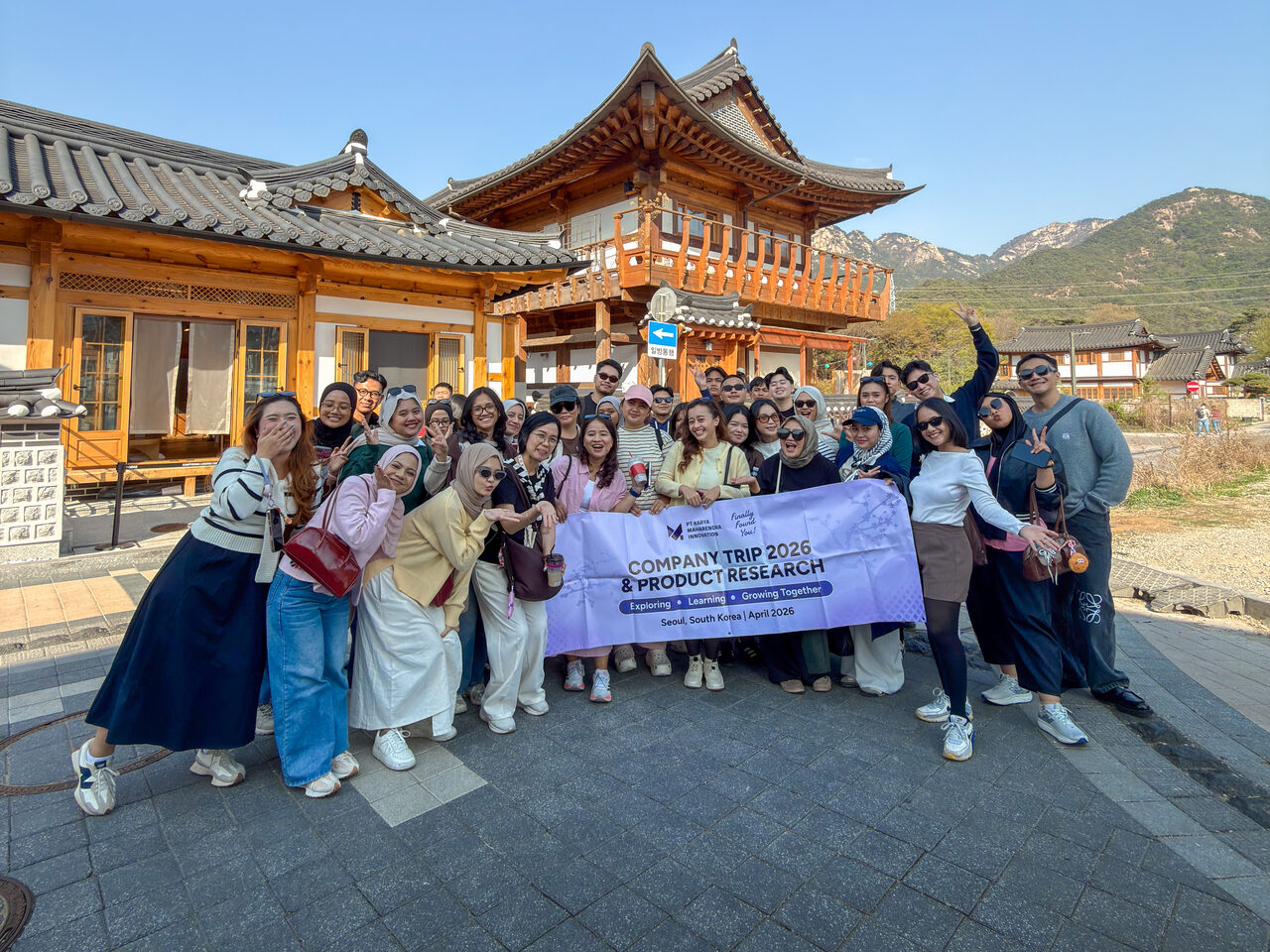 Foto grup Finally Found You di Korea Selatan · Musim Semi