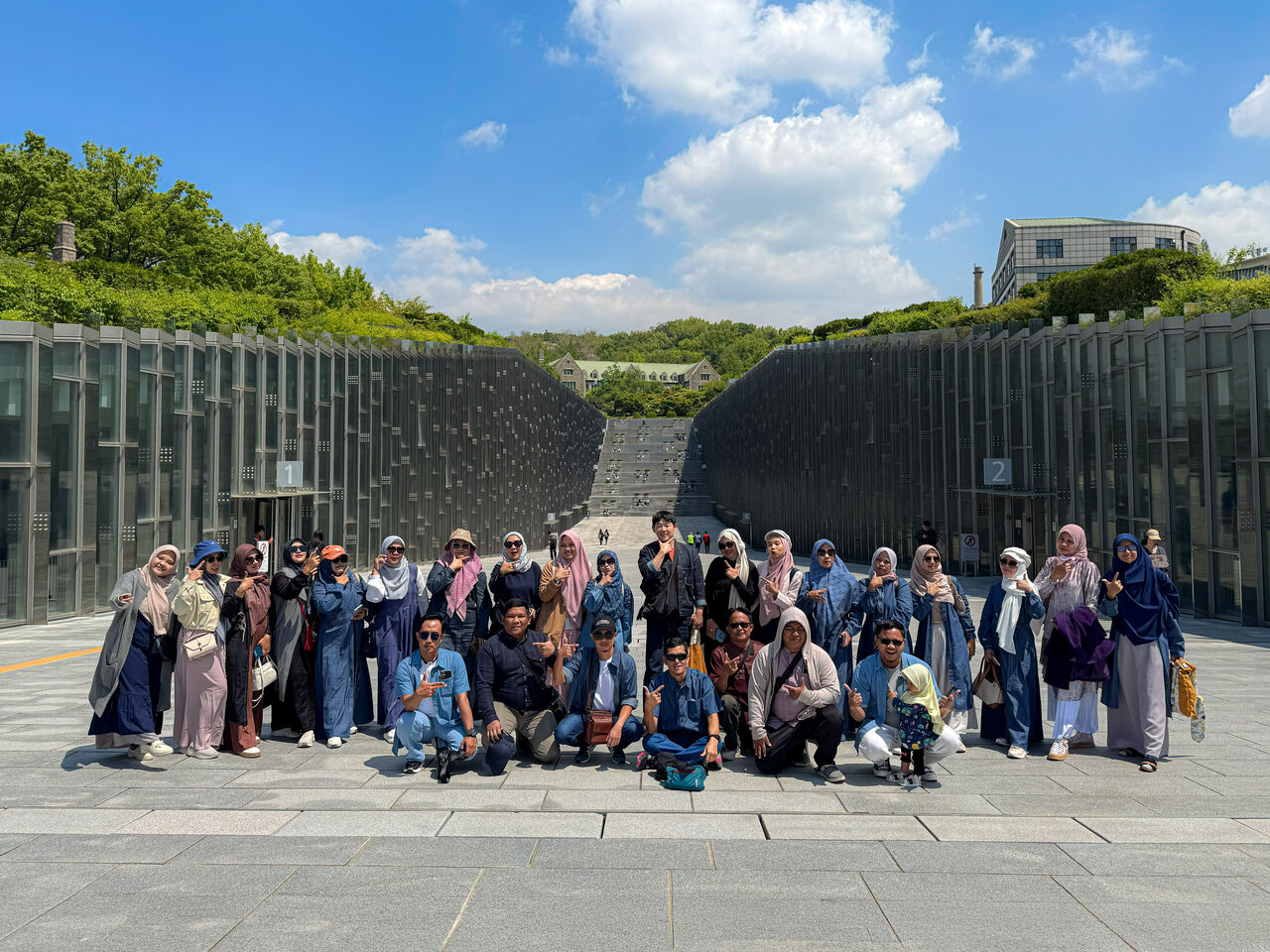 Foto grup NBRS Corp di Korea Selatan · Musim Semi